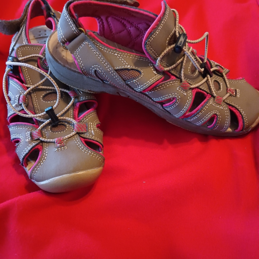 Eddie Bauer shoes size 8